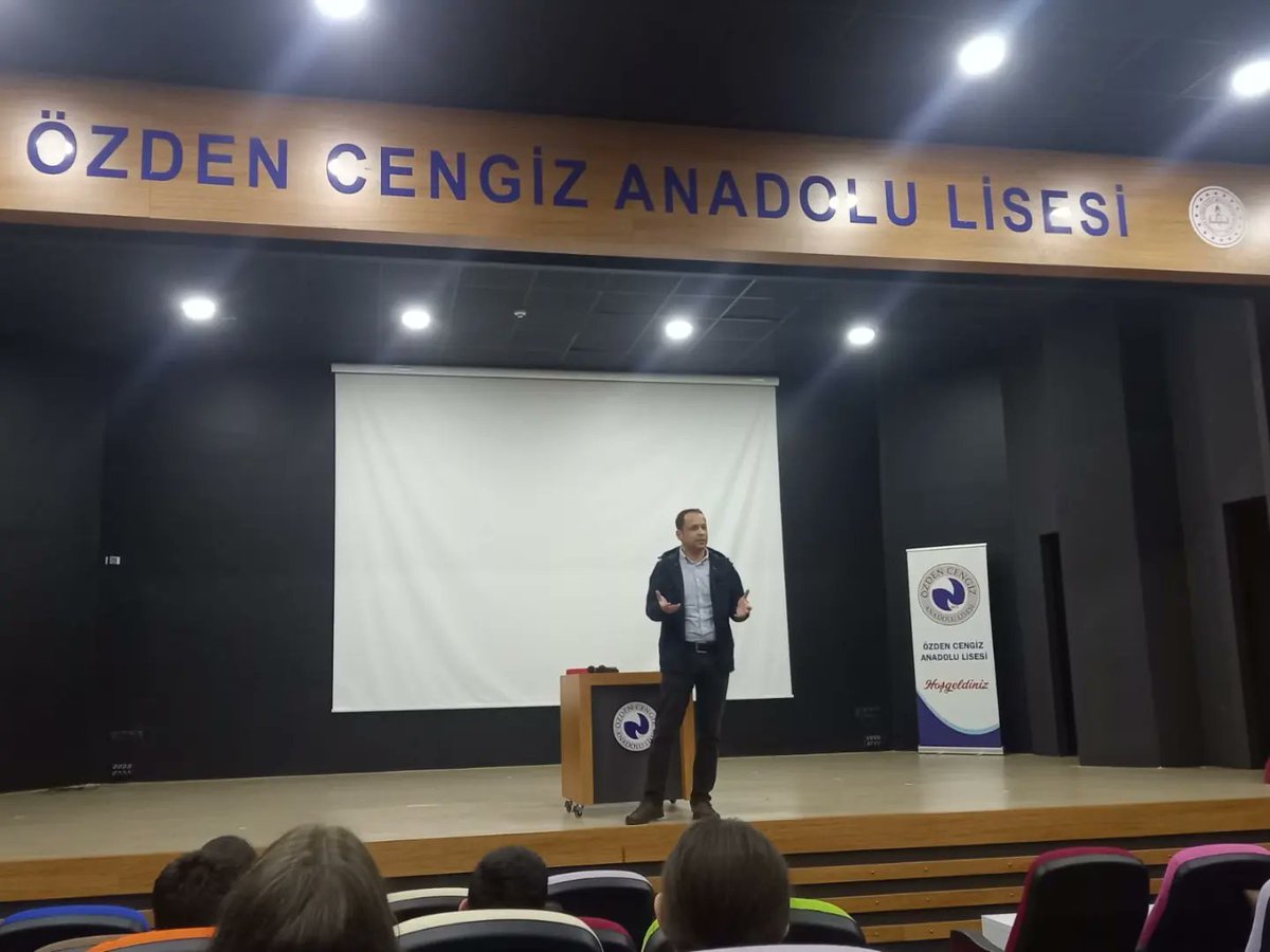 Okul İklimi Kulübü çalışmaları kapsamında velimiz Elektrik ve Elektronik Mühendisi Cihan YÜCE öğrencilerimizle üniversite sınavlarına hazırlanma süreci ve mühendislik konulu bir söyleşi gerçekleştirdiler. 🙏🏻👏🏻💐

<a href="/CekmekoyMEM/">Çekmeköy İlçe Millî Eğitim Müdürlüğü</a> <a href="/burhan131/">Burhan BAYRAK</a> <a href="/necdetby/">necdet bayındır</a> <a href="/sanliulus/">us</a>