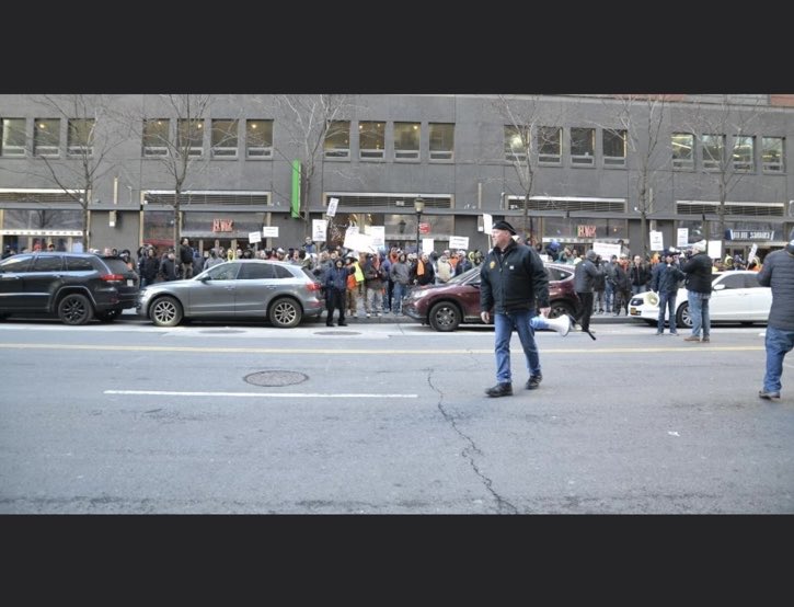 NycdccM's tweet photo. HEY BROOKFIELD  The definition of insanity is to do the same thing and expect different results. When your seat on the New York Stock Exchange is at risk, and hundreds of Union Carpenters are in front of your building, it might be time to change?? #profitsoverpeople https://t.co/7yxdSbcvfm