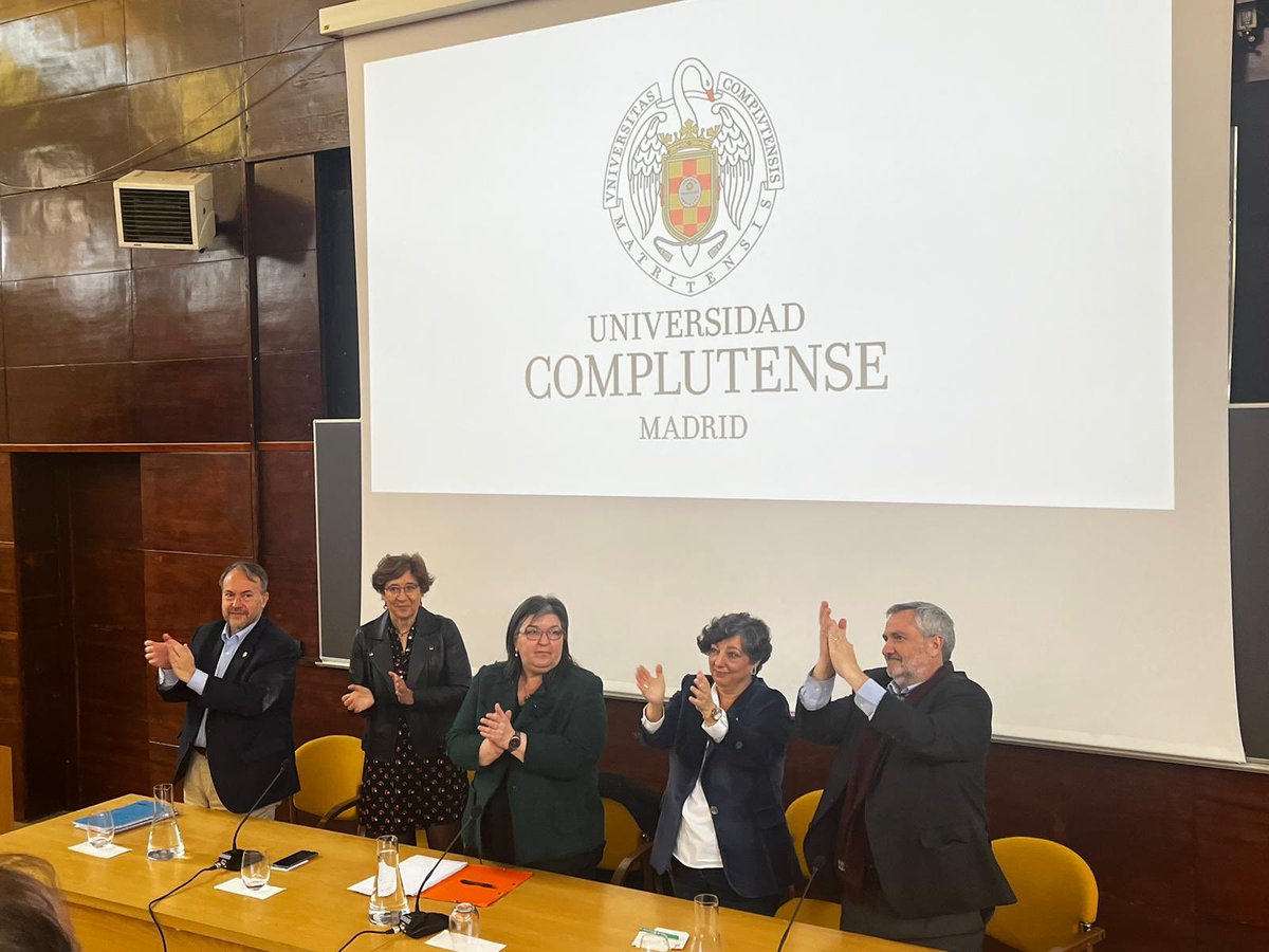 Esther del Campo tweet media