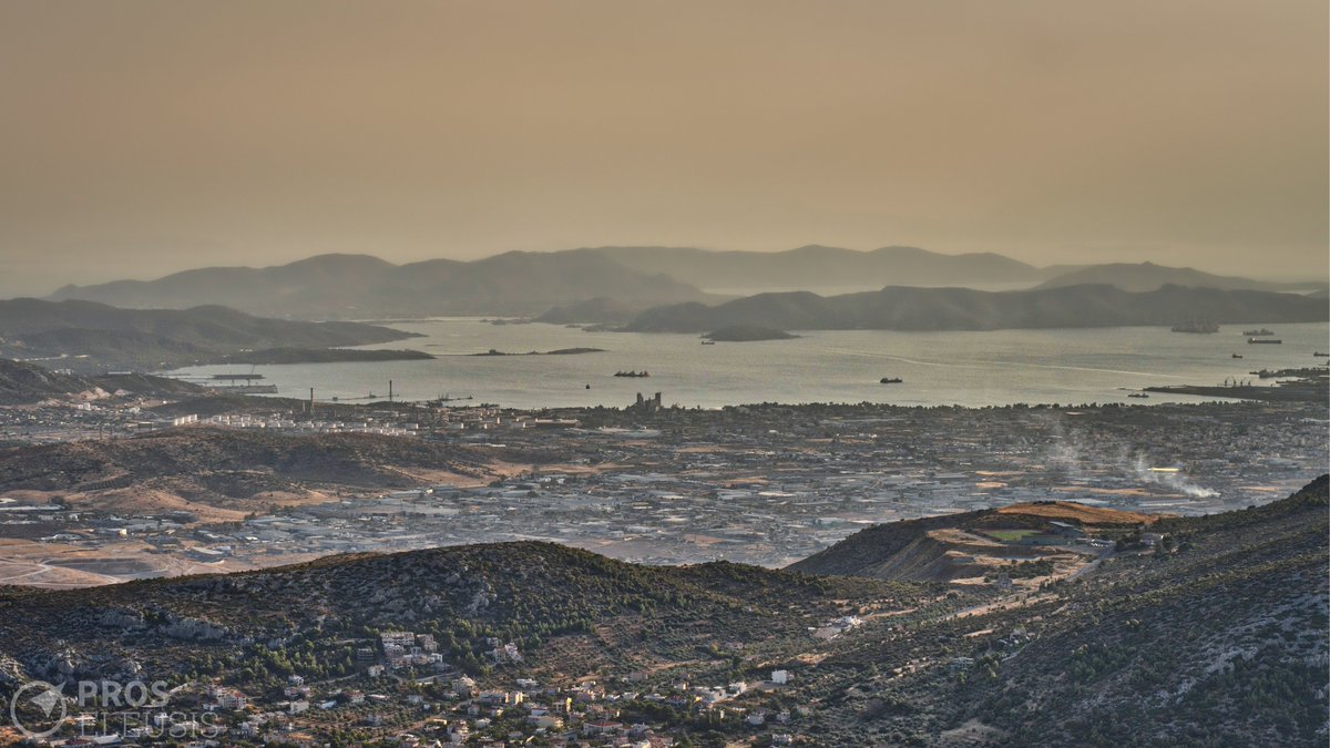 ProsEleusis's tweet photo. ↗ Πανοραμική άποψη του #Θριασίου Πεδίου, στην οποία διακρίνεται το λιμάνι του πρώην εργοστασίου της #Χαλυβουργικής στην #Ελευσίνα (τέρμα δεξιά). // A panorama of the #Thriasian Plain. The port of the former #Halyvourgiki steel factory in #Eleusis (far right) can also be seen. https://t.co/KUhQElCsaG