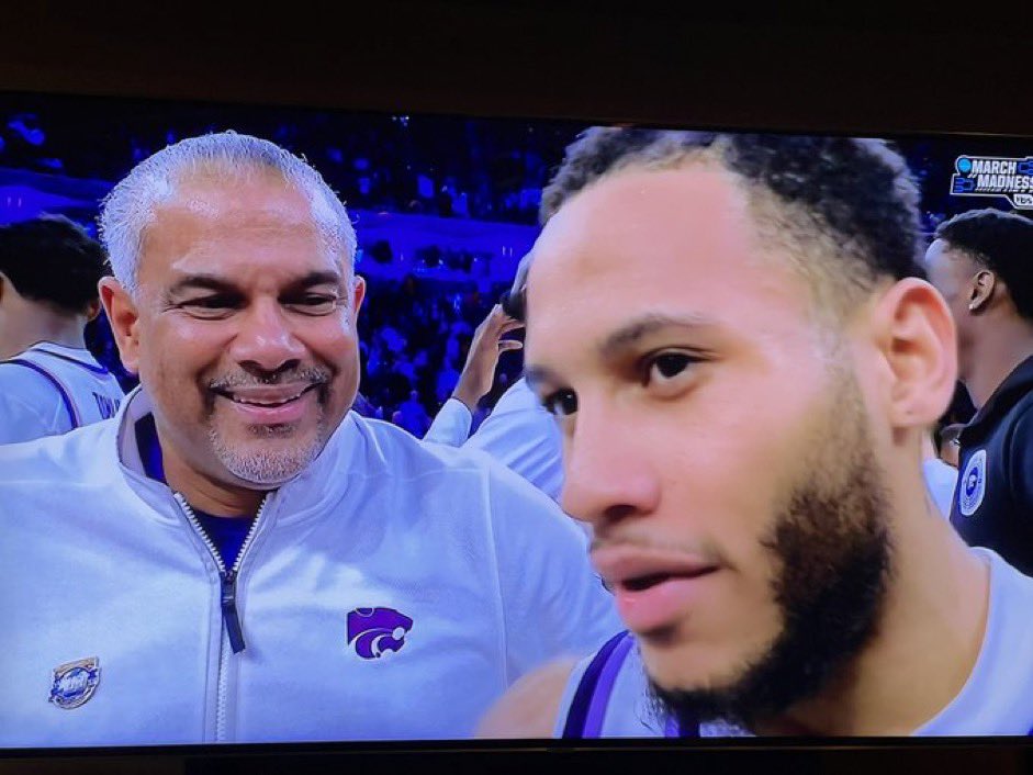 Stanimal032's tweet photo. Find someone who looks at you the way Coach Tang looks at Markquis. https://t.co/SDUOGObNNc