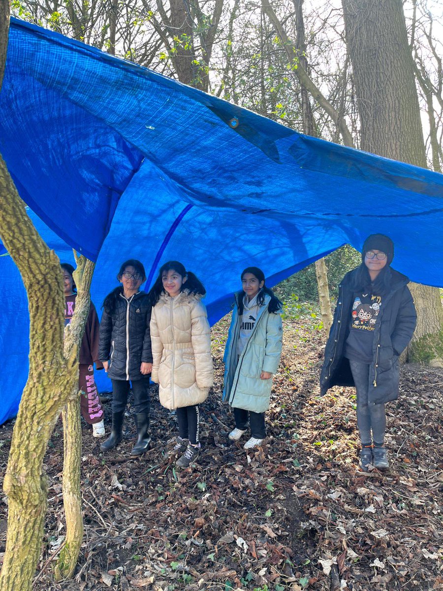 MissMackenzie20's tweet photo. More excellent den building! @DixonsMP @Missparveen15 https://t.co/OBcZ2rOIiM