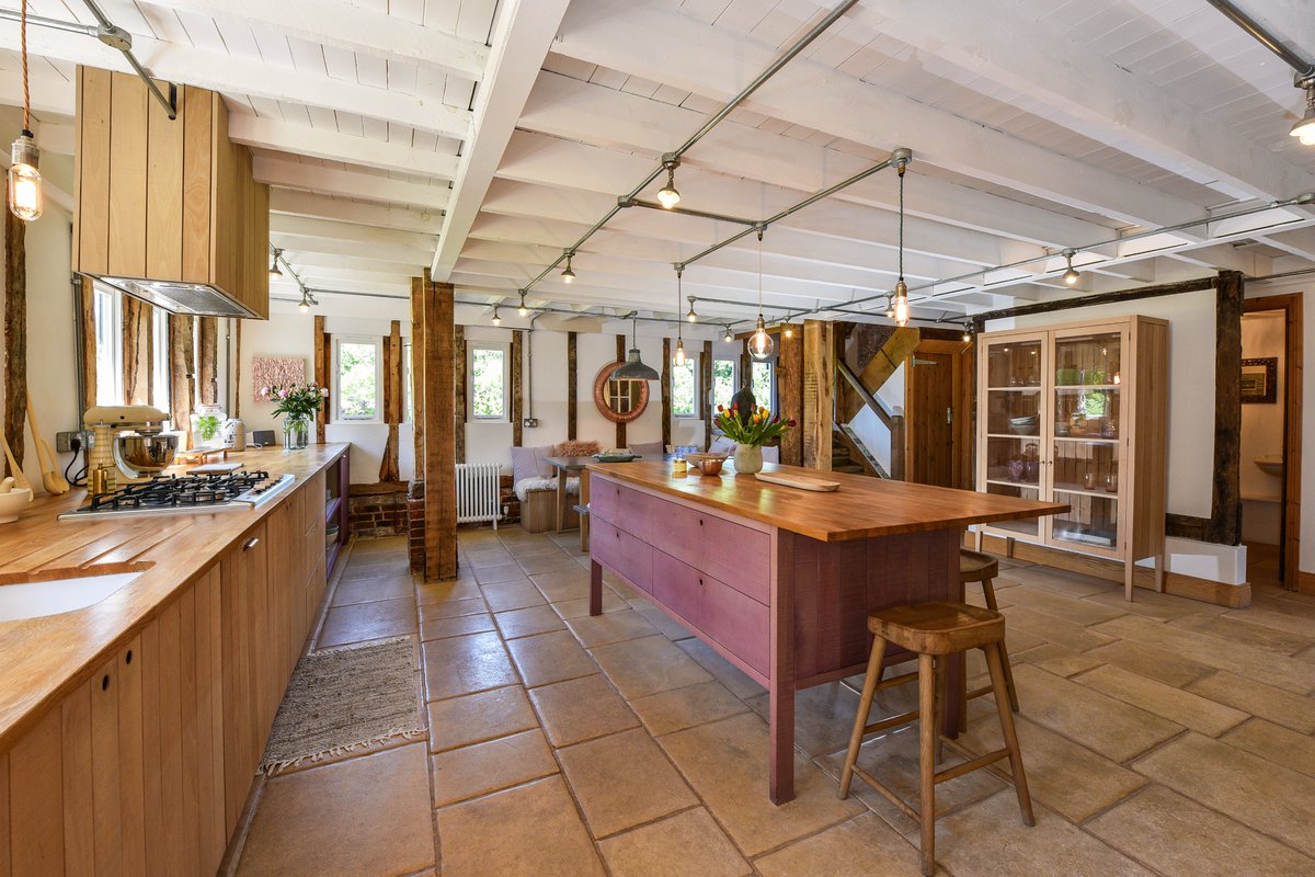 CountryHouseCompany tweet media