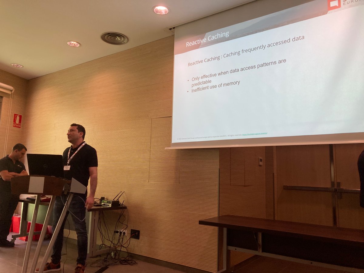 All about AI &amp; predictive caching 😎  - interesting session by <a href="/ehsan_a/">Ehsan Aslani</a> 

#SUGCON <a href="/SUGCONF/">SUGCON</a>