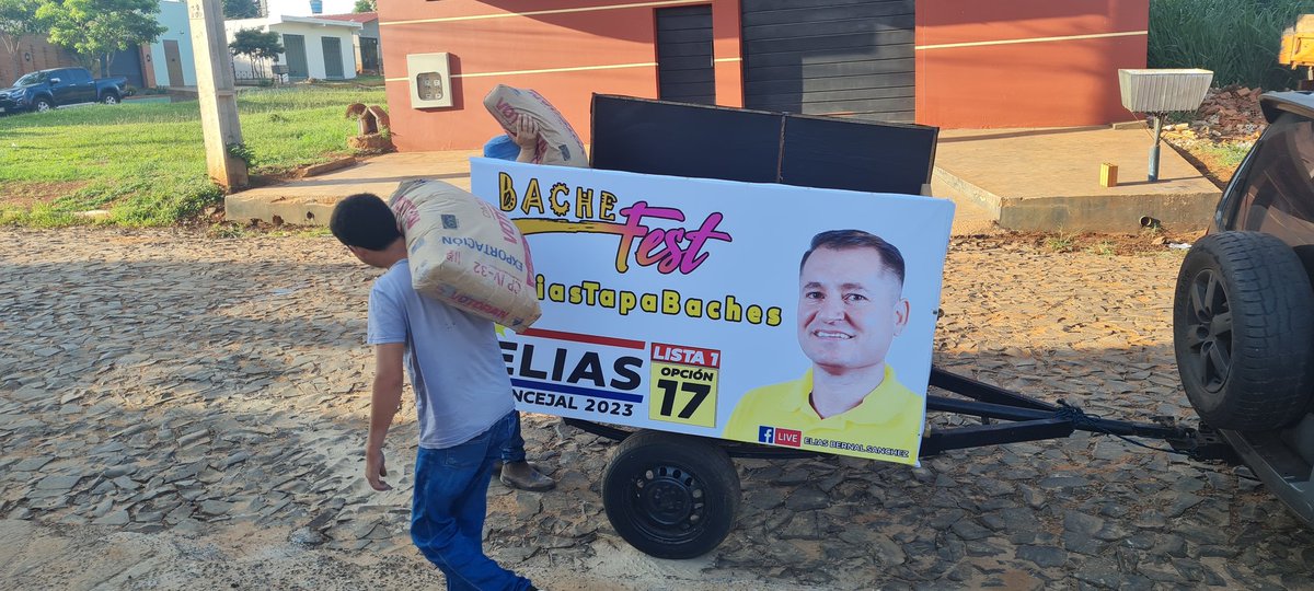 eliasbernal2014's tweet photo. Pon fin llegó el MÓVIL #EliasTapaBaches 

Ndo gustamo'ai lomitãpe 🤣🤣🤣💛1️⃣7️⃣💛 https://t.co/QIRdnIf0Gm