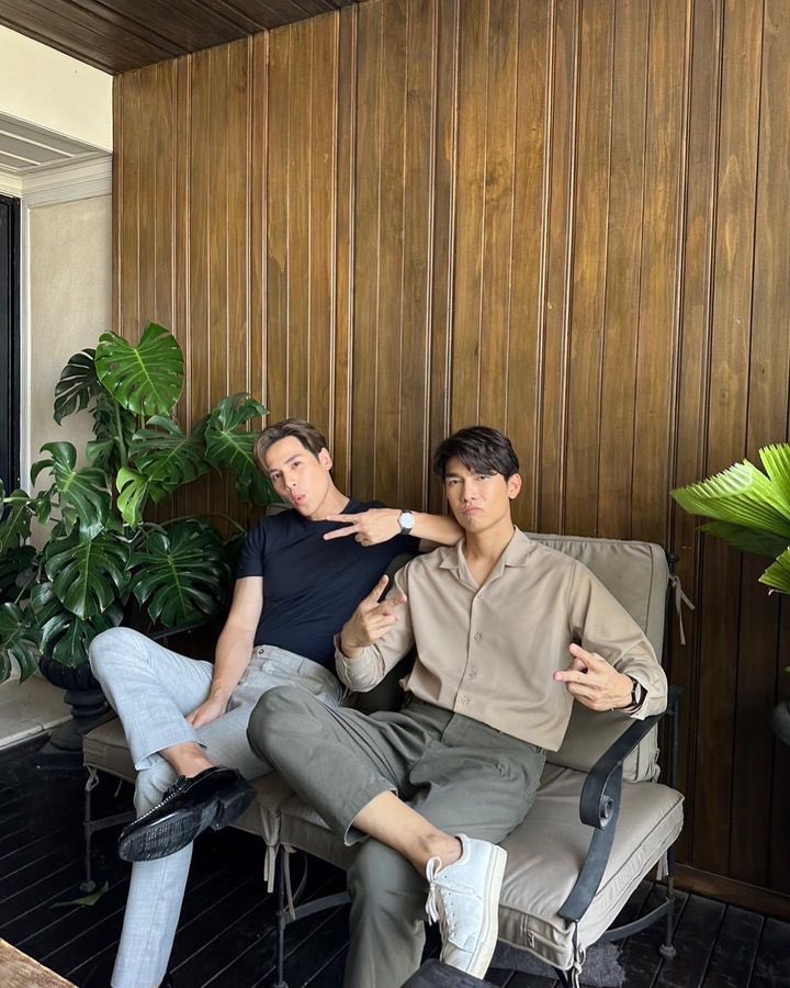 kusexyboy's tweet photo. “อยากเก็บเธอไว้ทั้งสองคน” 💚💚
-มิว  #วิศวกรรมศาสตร์ #KU69
-เจษ #บริหารธุรกิจ  #KU70
#บัณฑิต #KUSEXYBOY #ศิษย์เก่าแซ่บต้องบอกต่อ #MewSuppasit #mewlions #jesjpp #รักร้าย #ช่องวัน31 https://t.co/fzV0qIWnJE