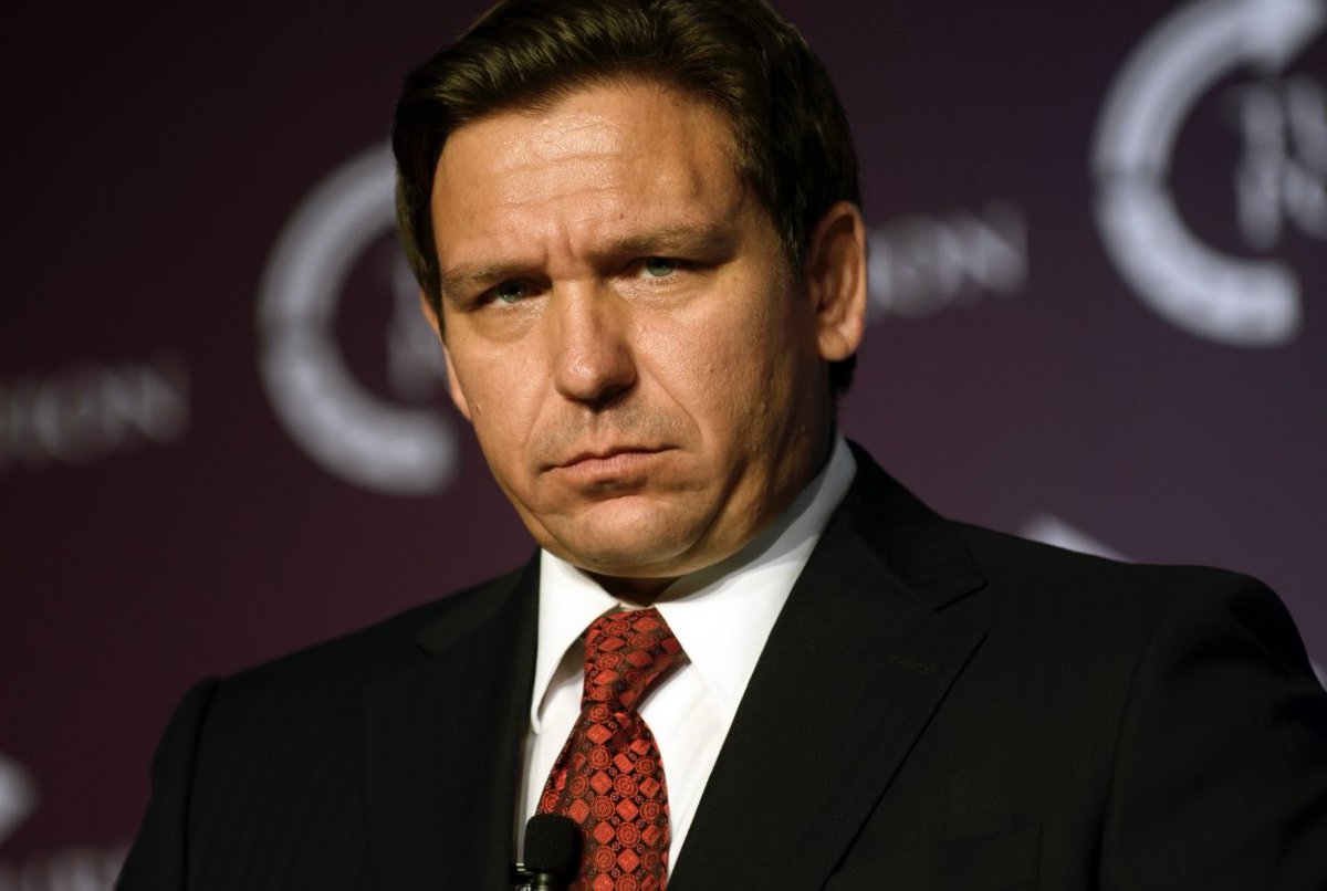 Am I the only one who thinks Ron DeSantis always looks constipated? 🤷🏼‍♂️