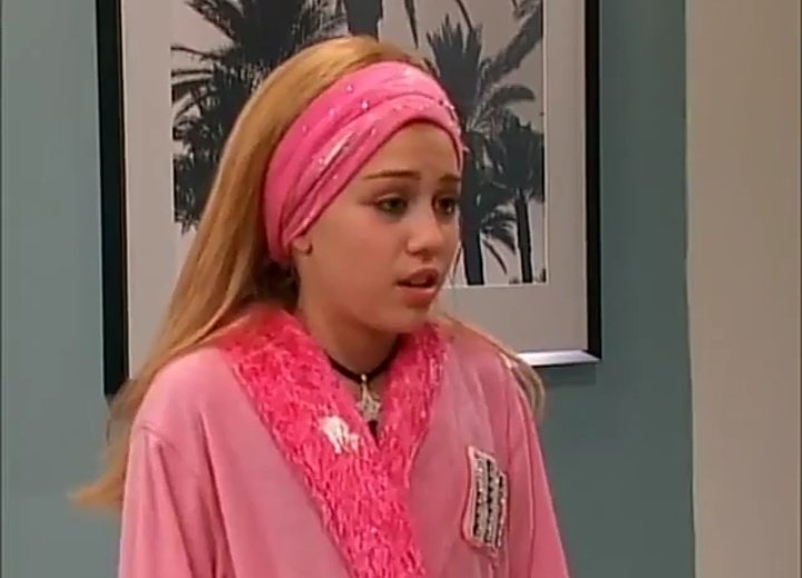 milesangels's tweet photo. hace 17 años se estrenó hannah montana y conocimos a miley cyrus💗 https://t.co/3Pv0TBhSHG