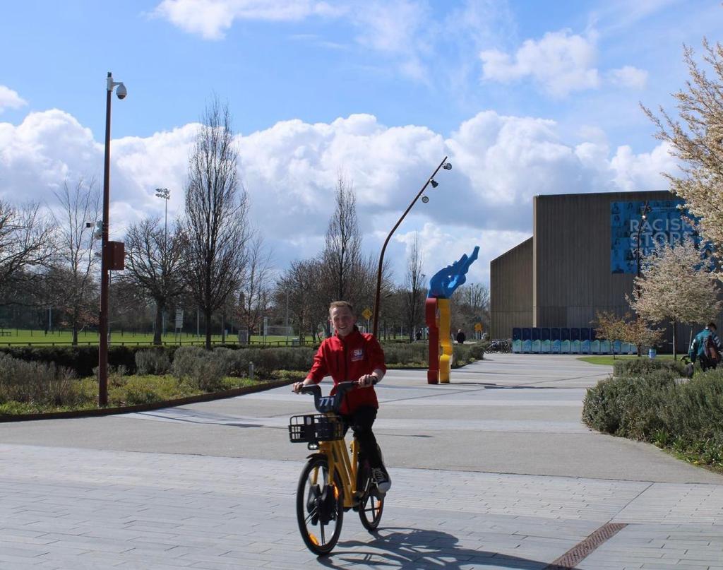 Happy Friday! It is a perfect sunny day in Dublin☀️What are your plans for the weekend?