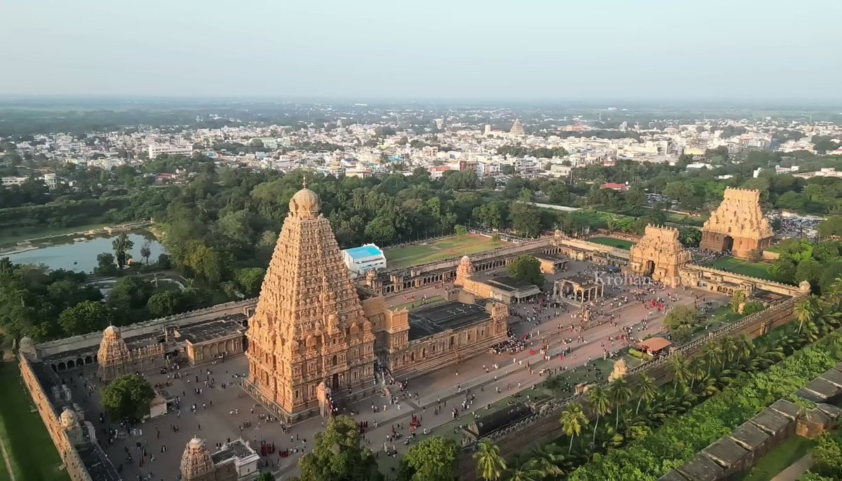 UpdatesTanjore's tweet photo. Big Temple #Thanjavur 🇮🇳
The World Heritage Site 💥
PC : @KrohanSpot
#The_Great_Living_Chola_Temple
#RajaRajaCholan #TheCholas https://t.co/8HnOc7EvWZ
