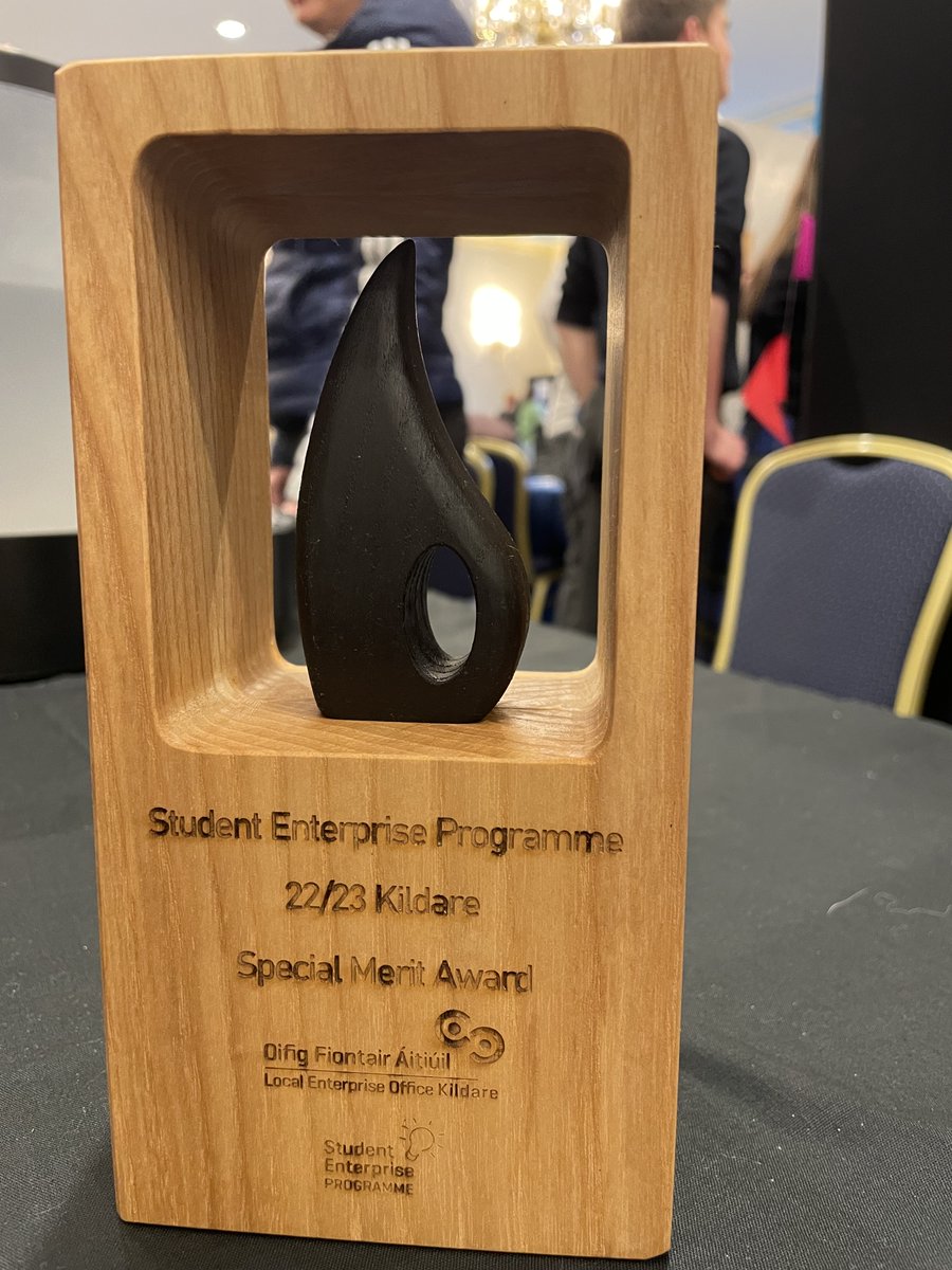 Well done to the following TY students who won different awards recently:
Team Xpresso: Calum Genockey, Matas Ryliskis, Kyle Tilahun, Oisin Carroll, Vlad Covas who won the Special Merit Award for the student Enterprise programme. Next stop for the these students is Dragons Den.