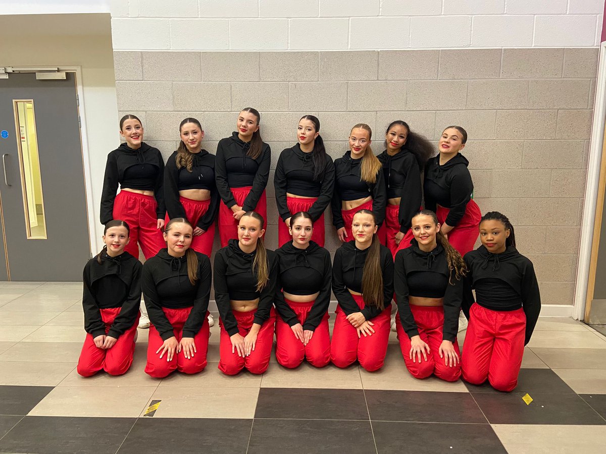 A huge congratulations to our Junior Squad who placed 1st in the Cardiff and Vale Eisteddfod this week in the U19’s Group HipHop/Street/Disco category, and are now through to the next round in May!🥇🥇🥇🥇 Well done girls, you were outstanding! 🙌 @EisteddfodUrdd