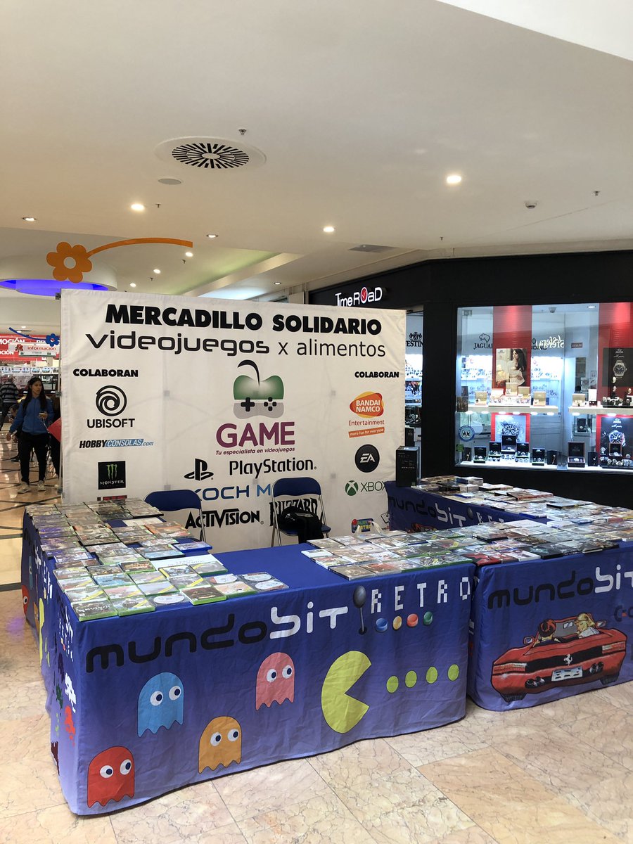 vxalimentos's tweet photo. Ya estamos hoy y mañana todo el día en el @CCPlazaLoranca2  y encima podéis ver la exposición de vídeo consolas de @retroconsolas 👍🏻 #solidariovxa https://t.co/6zePM93408