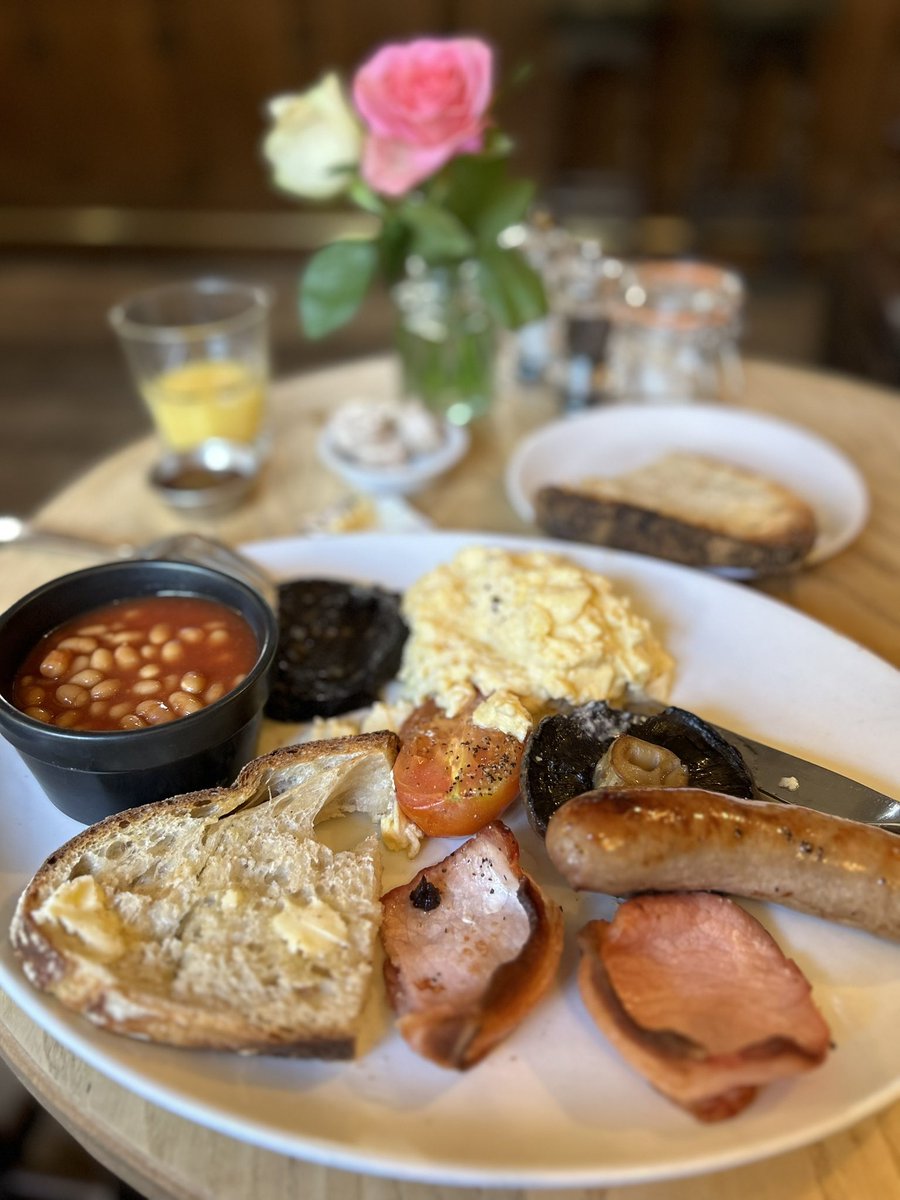ThinkEatDrink's tweet photo. @leylakazim @BBCFoodProg This morning’s brekkie! Quality https://t.co/AGbsqfqn1z
