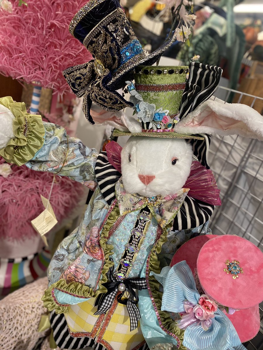 mcwhiggins220's tweet photo. Hippity Hoppity 
Open Fridays 11-8pm 

https://t.co/J0z5gK8Hab 

#Easter2023 #homedecor #madisonindiana https://t.co/yFc2wsjyCk