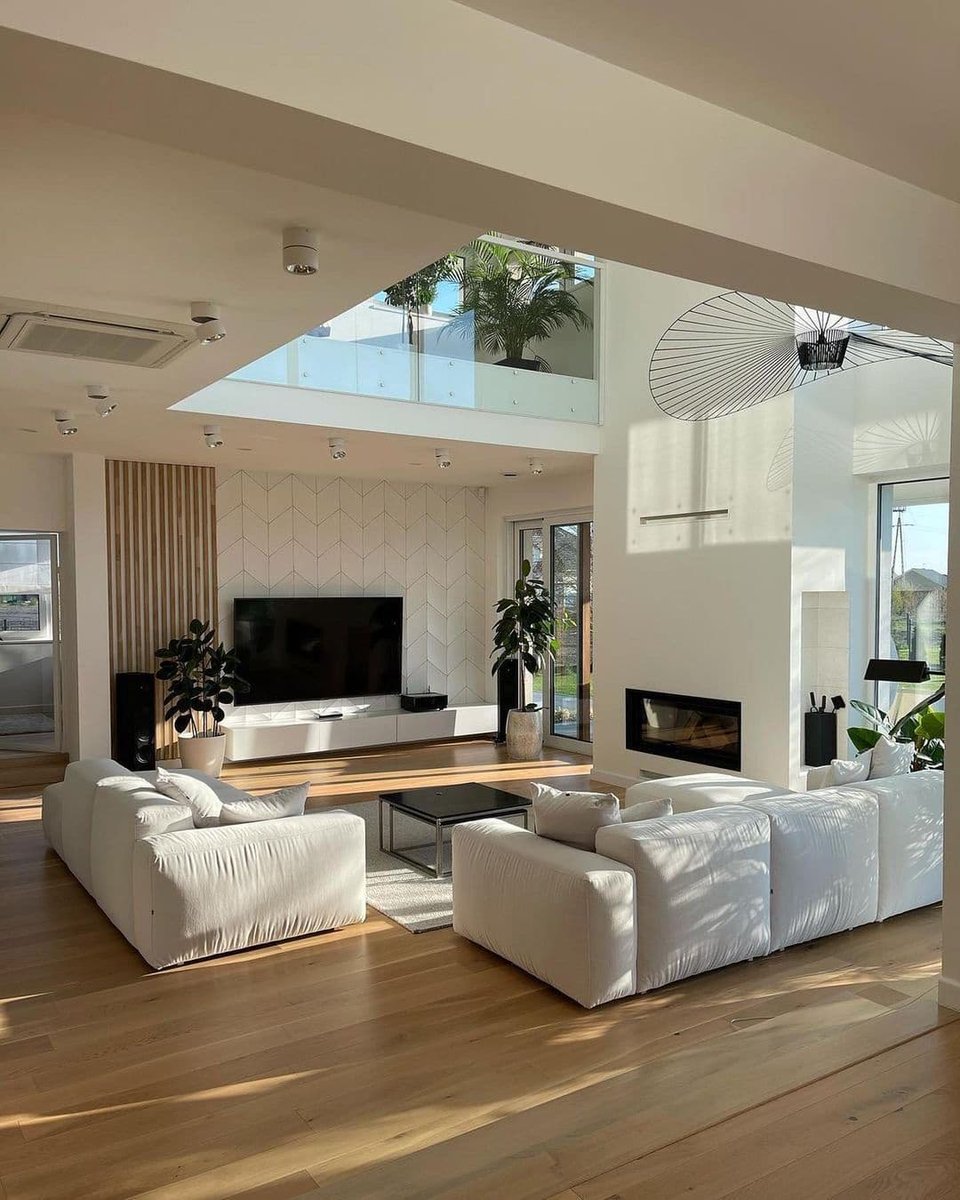 BillyDennis7997's tweet photo. The designer's bold design concept provides a space to relax with the family.🏠 https://t.co/IkvEvUjcKq