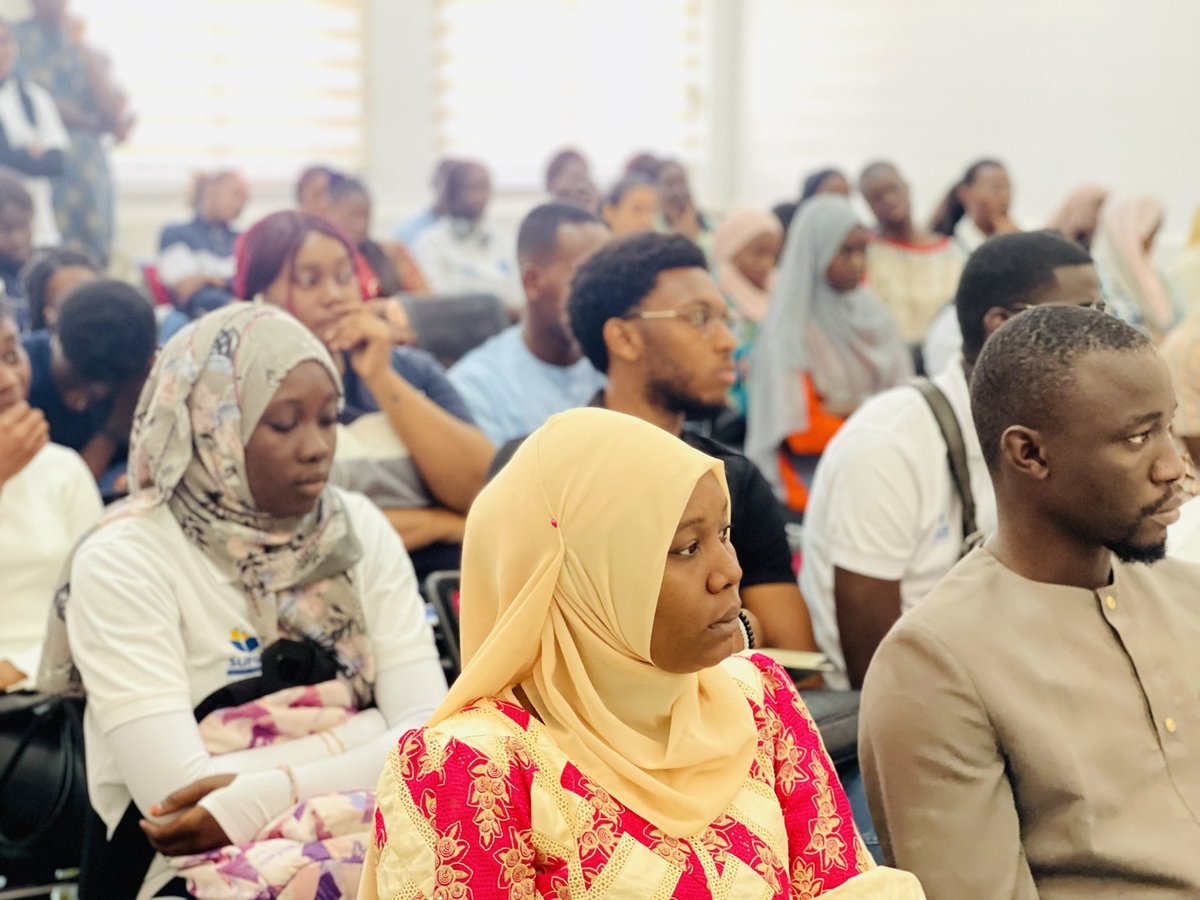 SupdeCoDakar's tweet photo. [3e journée de la Semaine du Livre]

#livephotos  📖 

Actuellement se déroule le ☕️ Littéraire sur le thème «Interculturalité de la plume africaine » à l’AUF 📖

#supdecodakar #clublecture #management #lecture #bibliotheque #ecoledecommerce #businessschool #livre #bookstagram https://t.co/mgZAHVNjeG