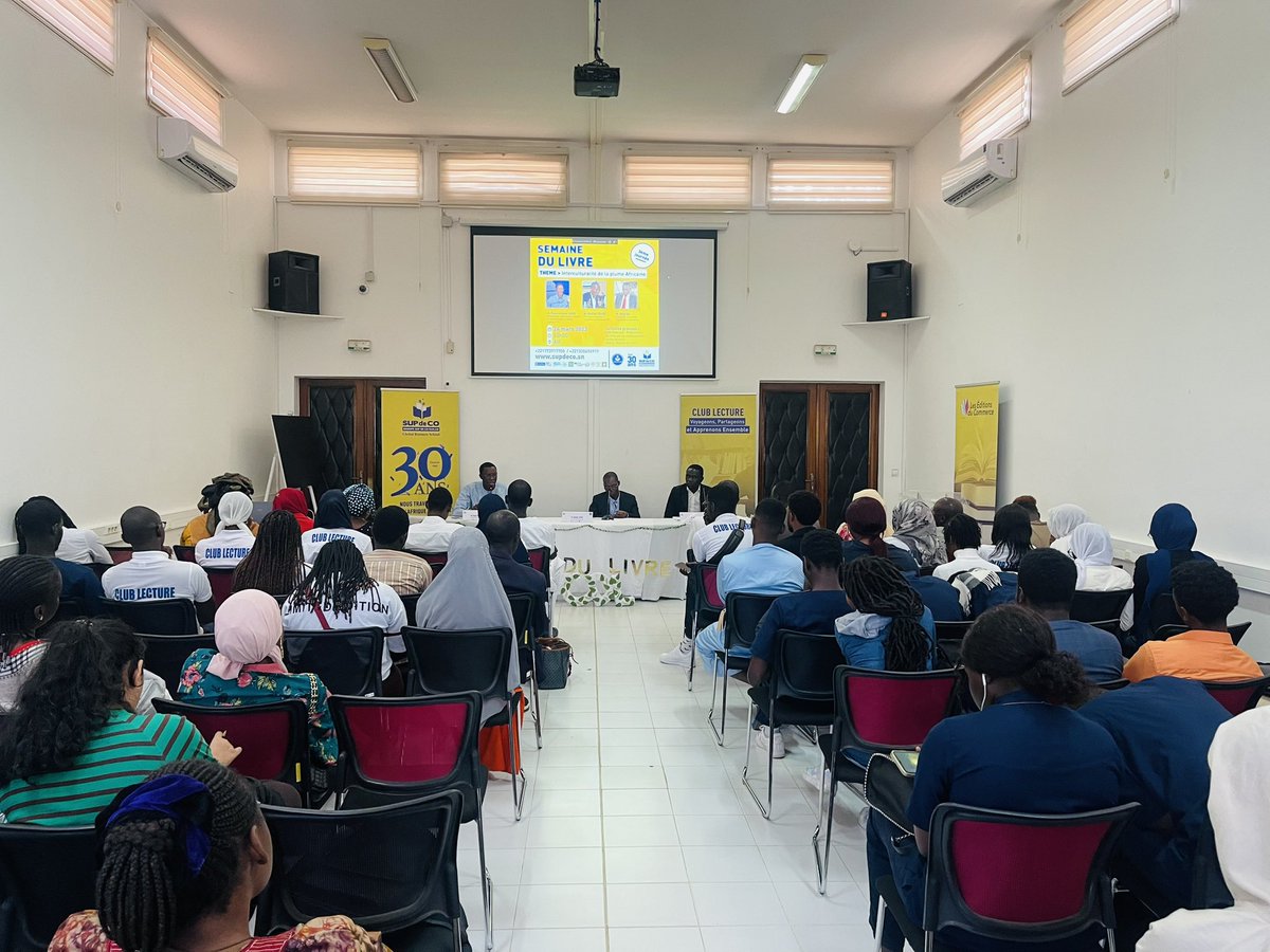 SupdeCoDakar's tweet photo. [3e journée de la Semaine du Livre]

#livephotos  📖 

Actuellement se déroule le ☕️ Littéraire sur le thème «Interculturalité de la plume africaine » à l’AUF 📖

#supdecodakar #clublecture #management #lecture #bibliotheque #ecoledecommerce #businessschool #livre #bookstagram https://t.co/mgZAHVNjeG