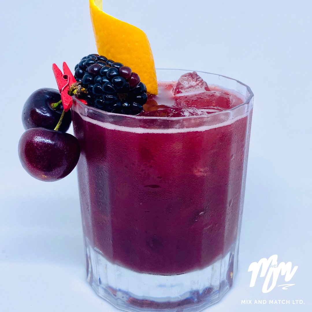 mixandmatchltd's tweet photo. 🍸Happy #NationalCocktailDay 

Whether you prefer fresh and fruity concoctions, classic martinis or creamy drinks, it’s the perfect time to celebrate with one of your top tipples.

What’s your go-to drink? Let us know in the comments!👇🏼 

#MixAndMatchLtd https://t.co/513RXawR00