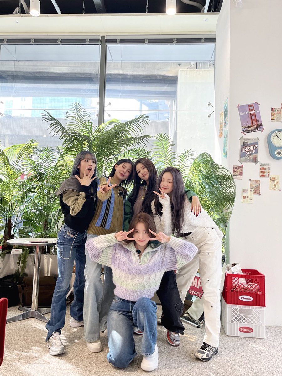 Image for [📸] G-I-DLE EP.02 Members who left with Soyeon who turned into a former manager 😊 What other fun things will happen to (G)I-DLE who have safely finished allocating rooms 🤔 Please look forward to next week as well 💖 Girls GIDLE Children https://t.co/YeEdp9rWgC