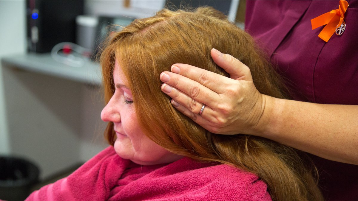 BarnsleyHospice's tweet photo. In honour of #ComplementaryTherapyWeek, we're celebrating our amazing team.
Complementary therapies play a key role in supporting people living with life-limiting illnesses, as well as those close to them. At the hospice, we provide therapies such as aromatherapy and reflexology. https://t.co/6BNTQdv665
