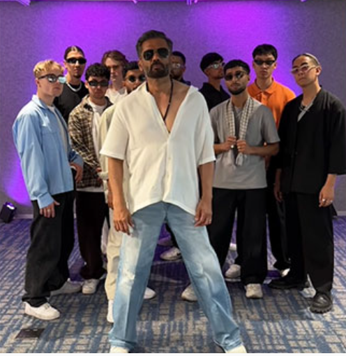 apekshasandesh_'s tweet image. "Rokna Hai Toh Thokna Padega" #QuickStyle joins #SunielShetty for promotion of #Hunter.