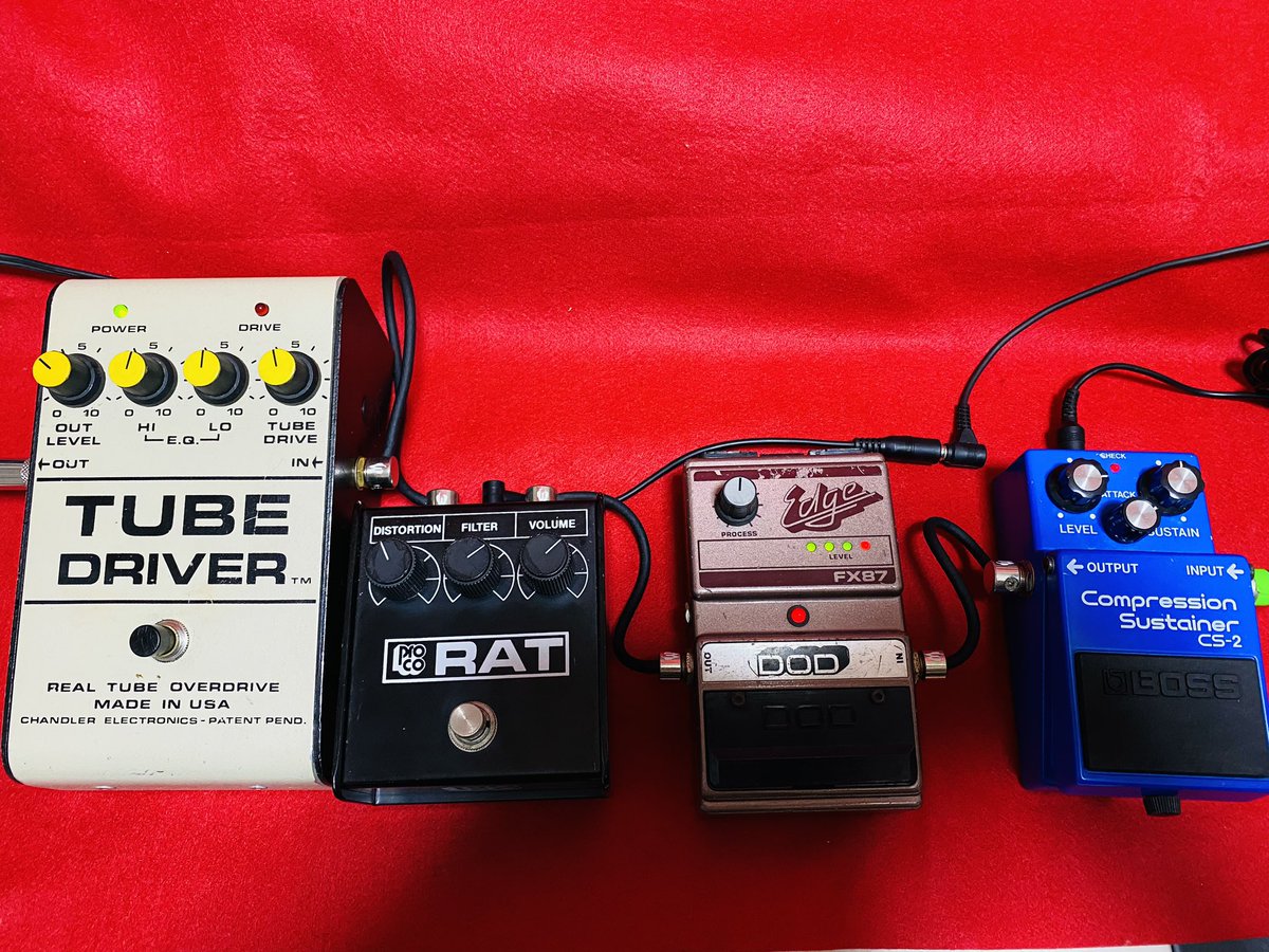 gitasuregumi's tweet photo. 今日は時間あったから
こんなエフェクターサウンドも
確認しながら聴いてみたけど
TUBE DRIVE良いねー！(^-^)
めちゃくちゃ歪む。

DODのEDGEも面白い。
いずれCOMPLEXのサウンド検証もやるとしよう。(*^ω^*)
お楽しみに！*\(^o^)/*

#COMPLEX
#布袋寅泰
#TUBEDRIVER
#DOD
#RAT
#CS2 https://t.co/BodvUATZ2O