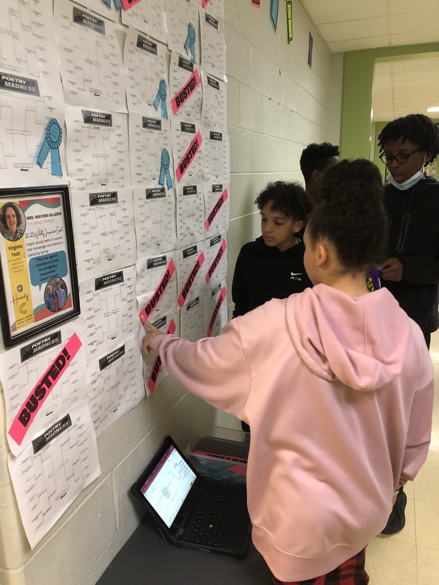 Mrs. Circle Putt tweet media