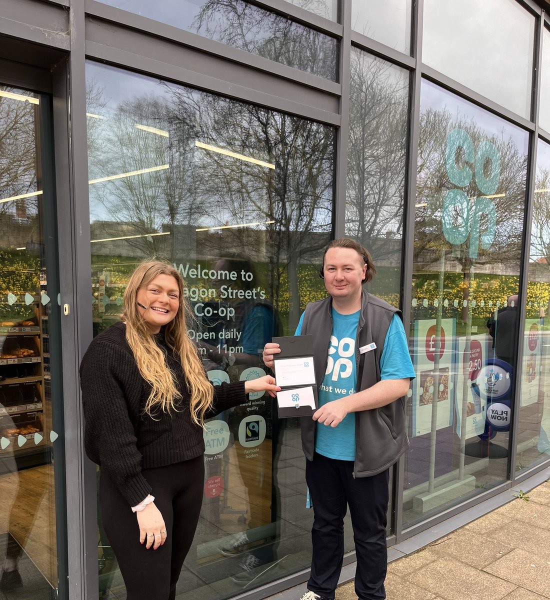 Chloe_J_Reid's tweet photo. Celebrating 5 years service for Martin today! Thanks for all your hardwork especially these last few months at Paragon Street York! @coop @JoeScoot @AmymullinsAmy @coopradio #coopradio #listoflegends https://t.co/3gRftYQYWv