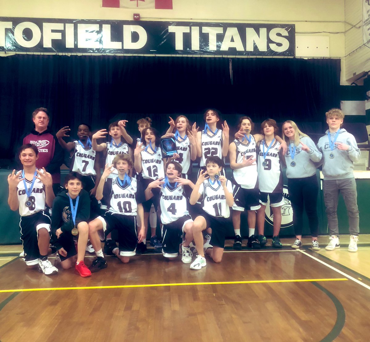 Congrats to our boys basketball team on winning Regionals! They worked very hard all year to get this achievement. A thank you to our coaches and volunteers as well for all their time and dedication. Way to go, Cougars!