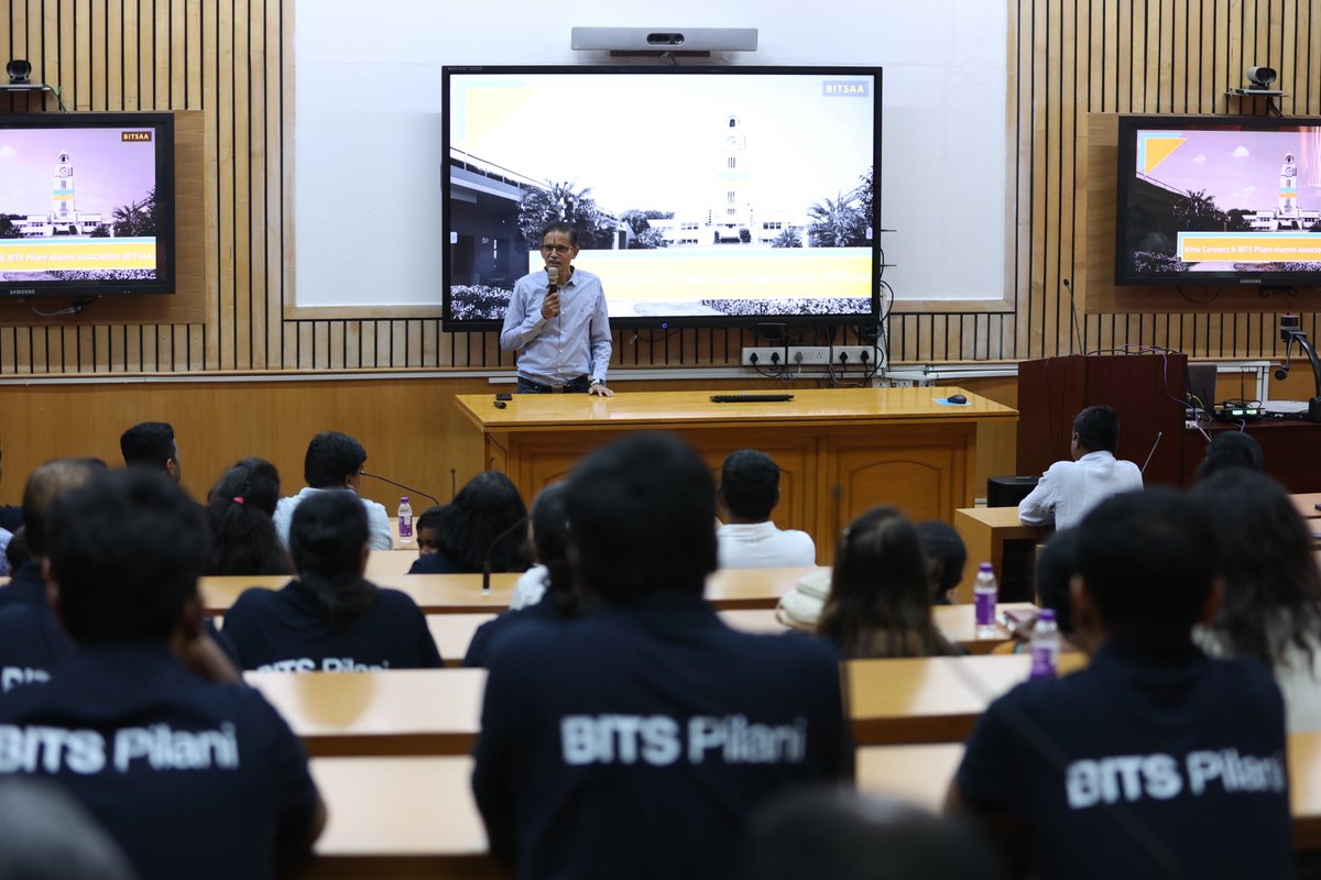 BITSPilani_WILP's tweet photo. Graduating participants of BITS Pilani WILP's MBA and https://t.co/xodKa6h5kr. programmes recently gathered at the Hyderabad campus and celebrated being BITSians. We wish you all a successful career ahead! #BITSPilani #WILP #ShapingPathfinders https://t.co/dtX8bJSq3l