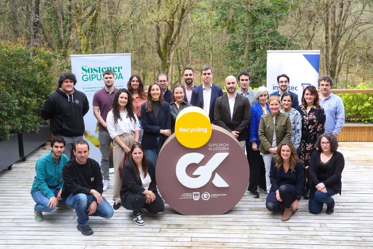 OrainIngurumena's tweet photo. 📢#RecyclingTop
Encuentro de #GKRecycling para conocer el proyecto #Alinfinitum de #Insertec
♻️Su misión: Añadir valor a la cadena de reciclado del aluminio
🟡La iniciativa se propone acercar el proceso industrial que logra que el 7⃣5⃣% del aluminio sea #reciclado. https://t.co/7zMEUPFsOK