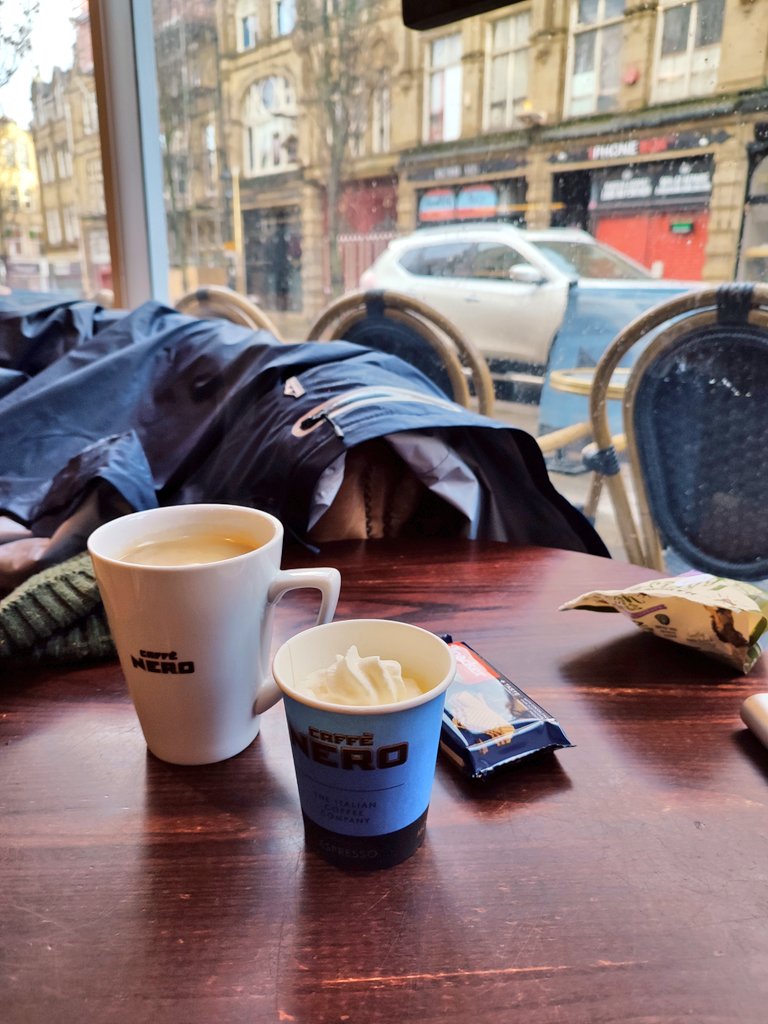 Firesnapper999's tweet photo. 0630 Start, out & train to #Halifax for #DecaffResus, then another limp around with the grab camera. Eddie patiently waiting for his pup cup.
*The Victorians knew how to build railway stations. This building opened in 1855, stunning. #Calderdale #History #HomeNorth #HappyValley https://t.co/J89cohxqdK