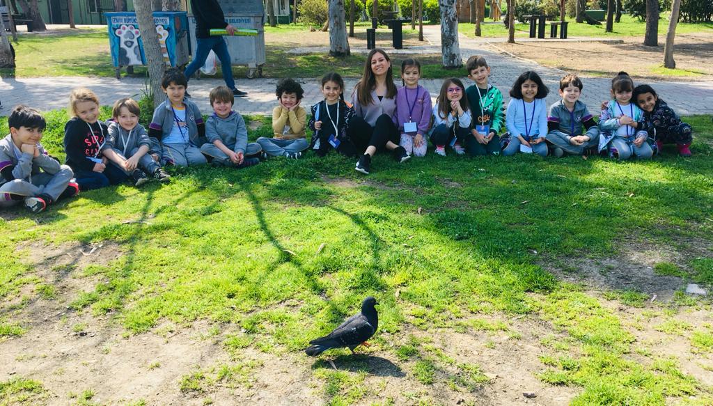UONarlidere's tweet photo. Ana sınıfı öğrencilerimiz İlkbaharın doğaya kattığı güzellikleri gözlemlemek için kent ormanına giderek Reggio gezilerini gerçekleştirdiler.🌳🦋🍃🌞
#UğurluOlmak https://t.co/kX5Lzr0bAB