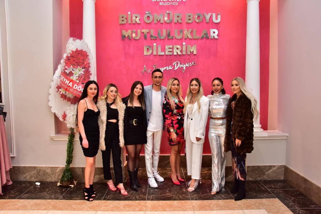 hilalnurboylu's tweet photo. Gözlerim yaşlı🥹 seni seviyorum hep mutlu ol biriciğim🤍 @mlscsr https://t.co/HJ5m2ixBm9
