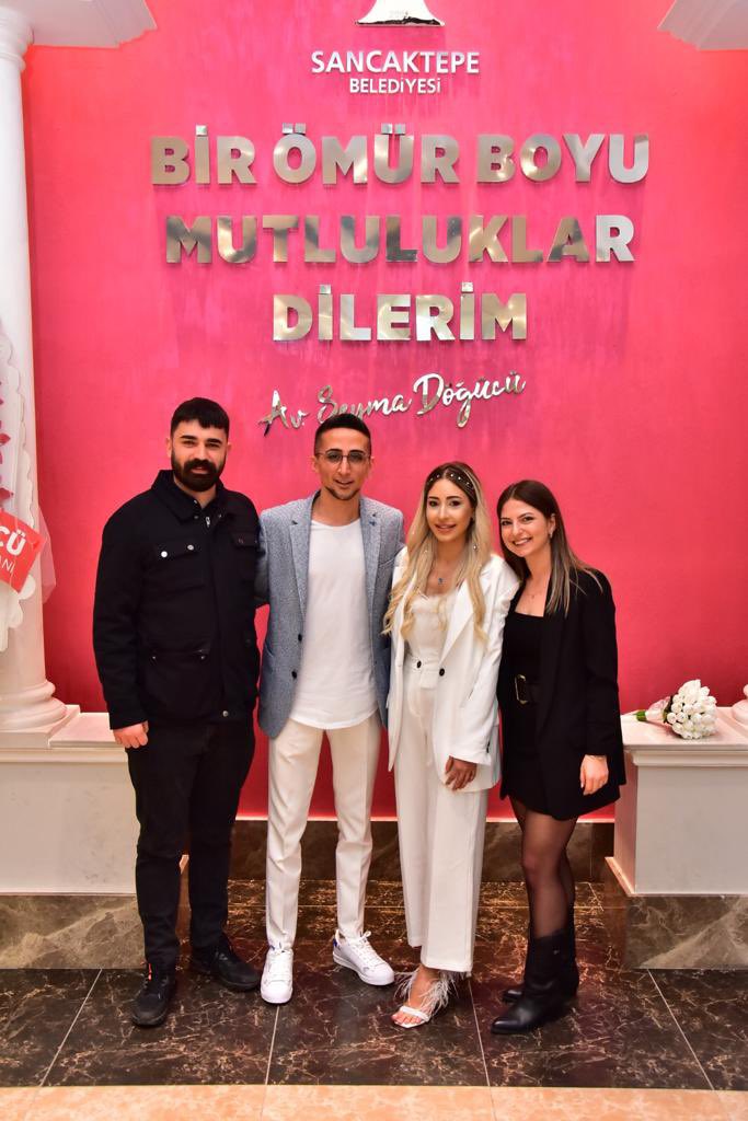 hilalnurboylu's tweet photo. Gözlerim yaşlı🥹 seni seviyorum hep mutlu ol biriciğim🤍 @mlscsr https://t.co/HJ5m2ixBm9