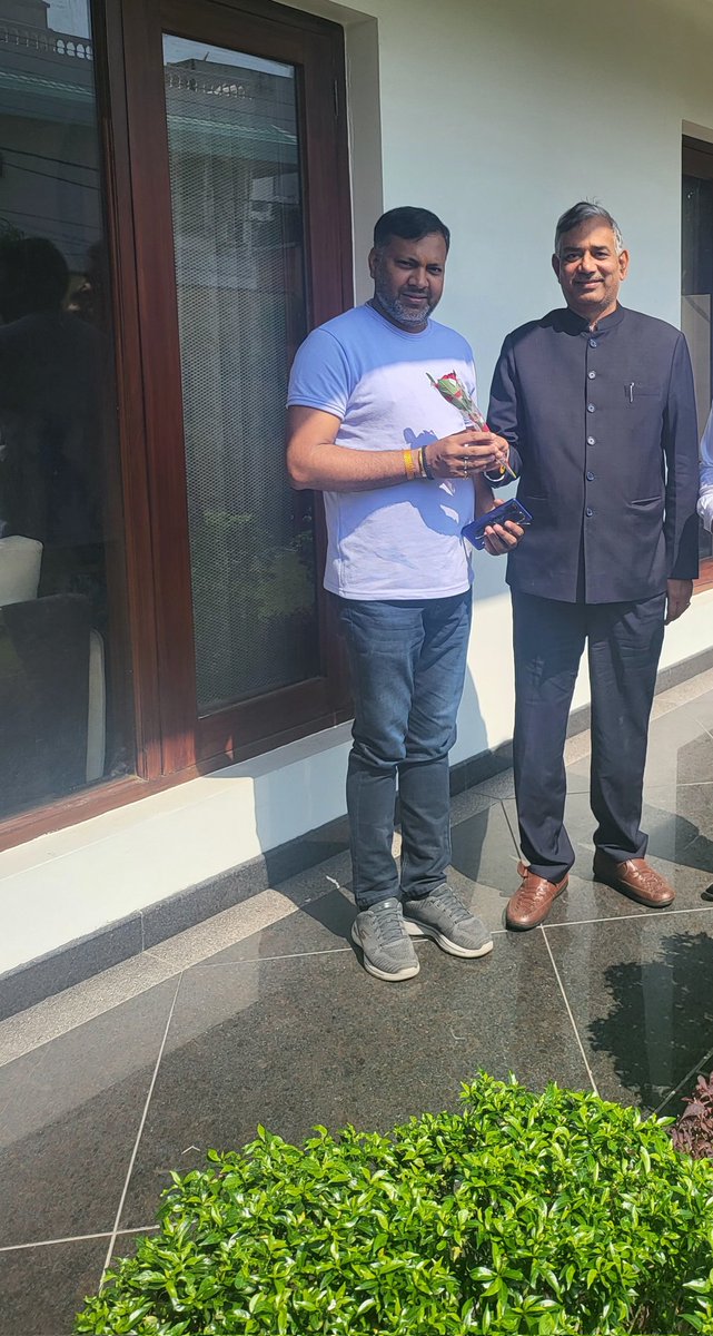 mdhimanshusingh's tweet photo. Glad to meet 4 times MP Mr. @gangacharanBJP Ji to discuss about our upcoming heritage project
He extended warm welcome and promised all kind of support to me and my friend/ big brother @ravitaurus CEO O&O Grp of Co.
#Canada
#opulencemanagementcorp
#oogcc
#UttarPradesh
#OOMSPL https://t.co/ep9cpAasxB