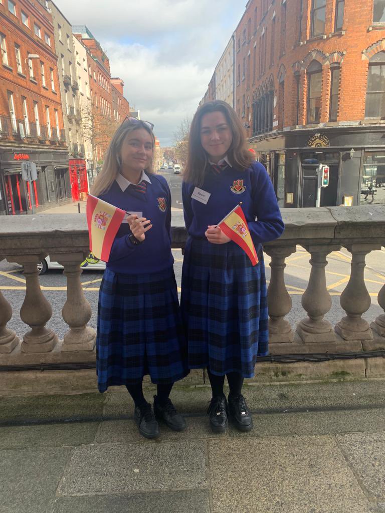 stvdundalk's tweet photo. Huge congratulations to Dearbhla Levins and Caoimhe Callan who recently represented Spain in mock parliamentary debate in Dublin Castle! #modelcouncil #eumockparliamentarydebate https://t.co/39Gd42nSJ8