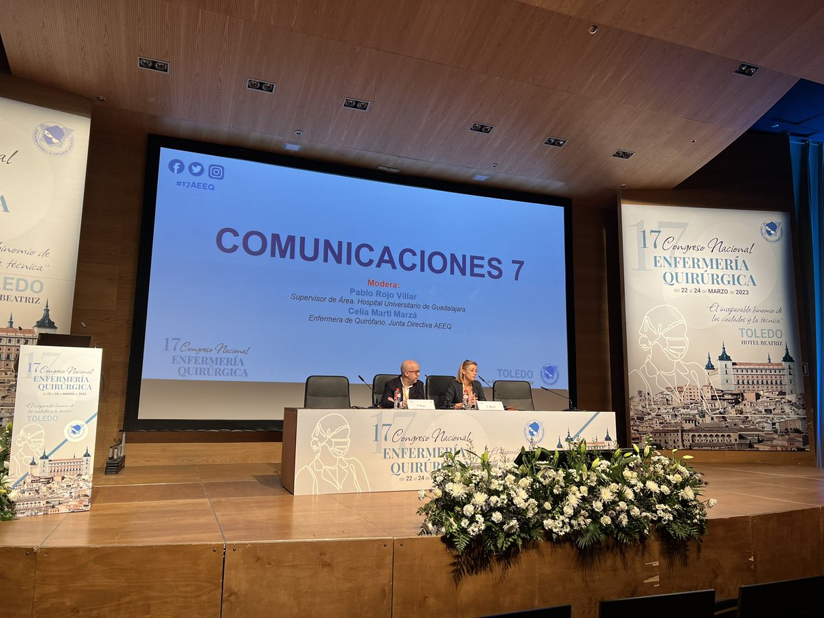 ✔️ Arrancamos el ultimo día del #17AEEQ con la primera mesa de comunicaciones de nuestras compañeras 
✔️ Mesa moderada por Celia Marti y P. Rojo
#enfermeraquirurgica