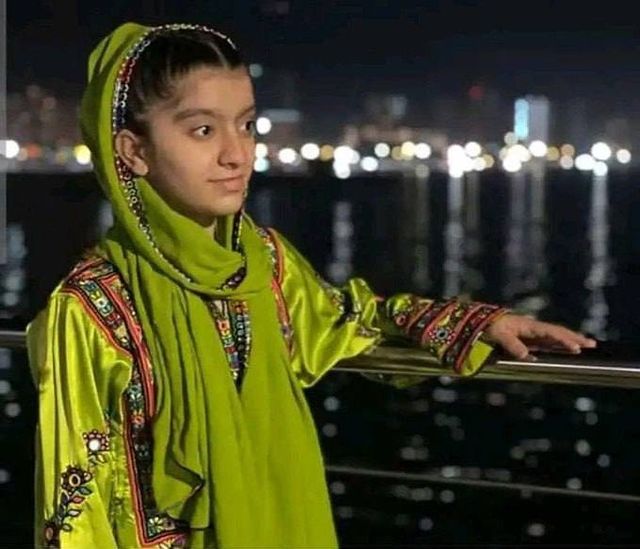 IranAzad_TV's tweet photo. یسرا سلیمانی دختر بلوچ، متولد۸۶ گنجی پنهان در شهرستان فنوج #سیستان_و_بلوچستان
این نابغه ریاضی برای ششمین بار متوالی در مسابقات جهانی محاسبات ذهنی ریاضی (UCMATH) به مقام اول جهانی رسید.
یسرا آرزویش رسیدن به جایگاه علمی نابغه ریاضی جهان، زنده یاد مریم میرزاخانی است.
#ایران https://t.co/biAWdIPkLy