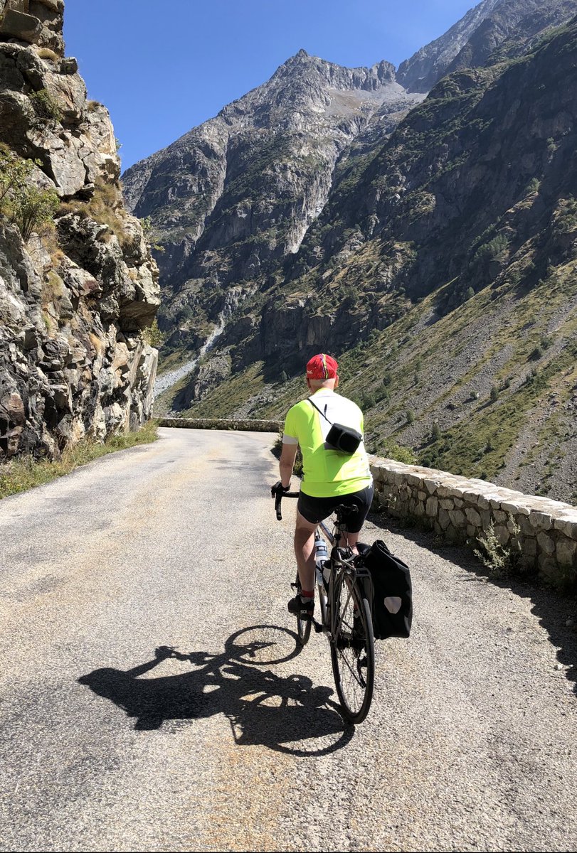 SteveFlemingM9's tweet photo. On the road from Saint-Christophe-en-Oisans to the head of the valley at La Bérarde, French Alps. It’s a stunning deadend road that you get to enjoy climbing and descending. #deadendroads #cyclinginthealps #stchristopheenoisans #cycling #franceinsept #travel https://t.co/9CwpjGO5AH