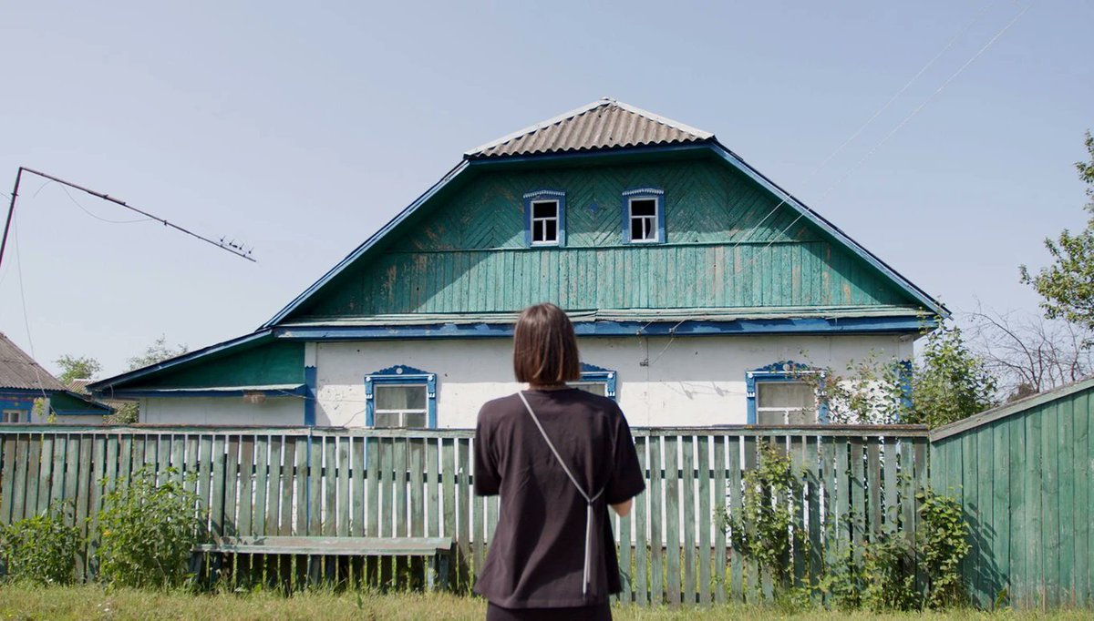 🏡Команда архітектурного бюро Слави Балбека запустила проєкт RE:Ukraine Villages — це онлайн-конструктор, який спрощує відбудову сільського житла. Одне із завдань ініціативи – зберегти сформований органічний образ українських сіл і не дати стерти його типовою забудовою.