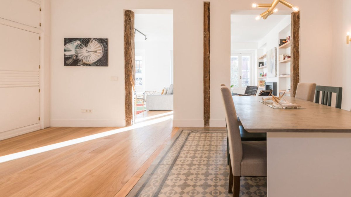 HolaPlace's tweet photo. Estilo Madrileño. ¡Elegante, moderno con un toque atrevido!
➖
Madrid Style. Elegant, modern with a daring touch.
#madrid #madrileño #spain #interiordesign #designerspaces https://t.co/ZB80of4gvU https://t.co/RXZeiMVjNK