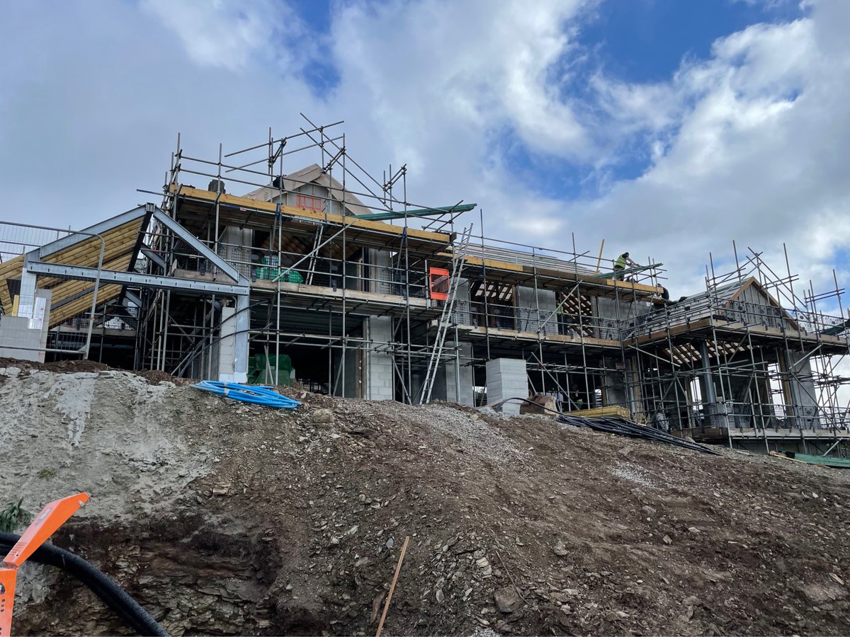 IQGlassUK's tweet photo. The #Southwest of the UK has some magnificent vistas; however, #newbuild & #extensionprojects face the challenge of #highwindloading in exposed areas.
Check out our #casestudy Mawgan Porth House>> https://t.co/dggIUrh5sv
#iqglass #cornisharchitecture #topologicalarchitecture https://t.co/ObQVRxC7NY