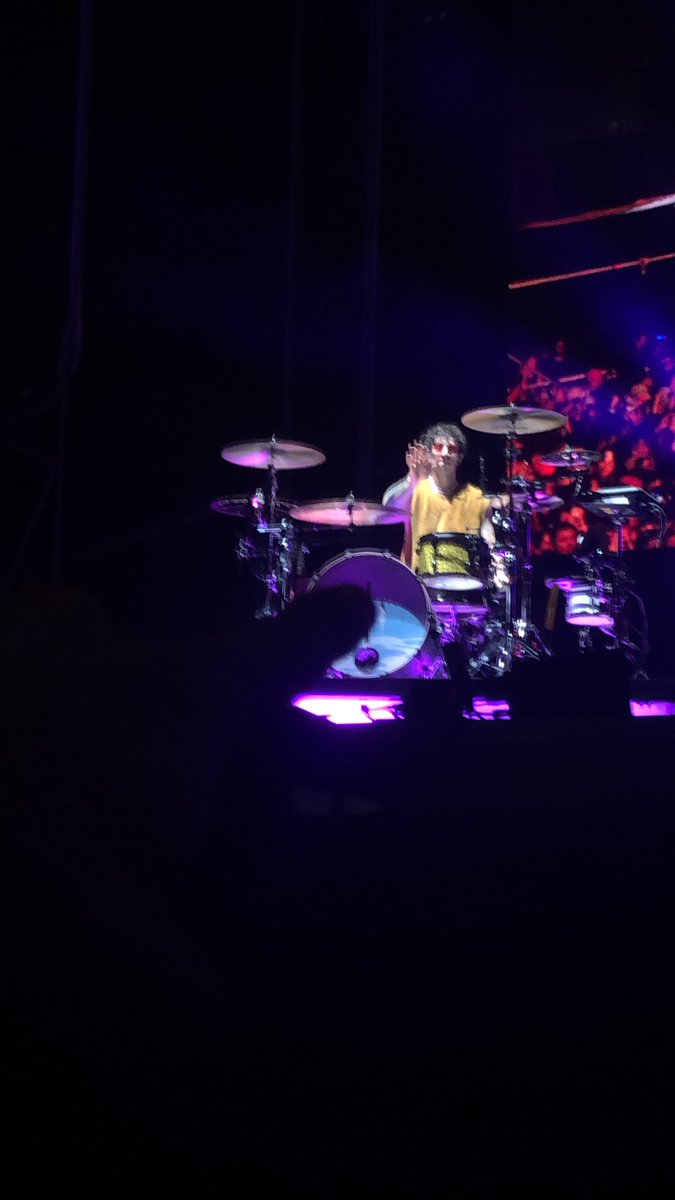 ohmrtrench's tweet photo. you most probably sleeping right now, but i want to tell you today was my frost show and wanna believe that you saw me (i’m very tight) 
you rock tonight, thank you 🥹❤️ @joshuadun https://t.co/u5C1gzcMHF