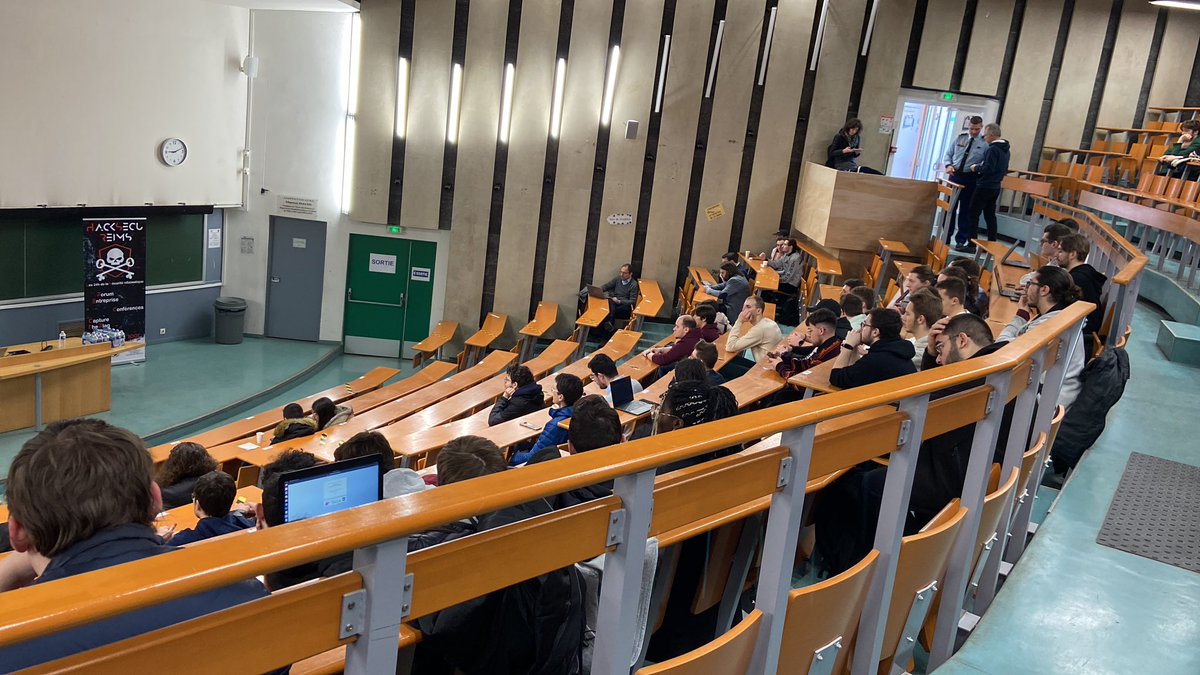 URCAArnold's tweet image. Ouverture du #HackSecuReims @PPoplimont @fnolot 200 présents. Forte attractivité @universitereims
