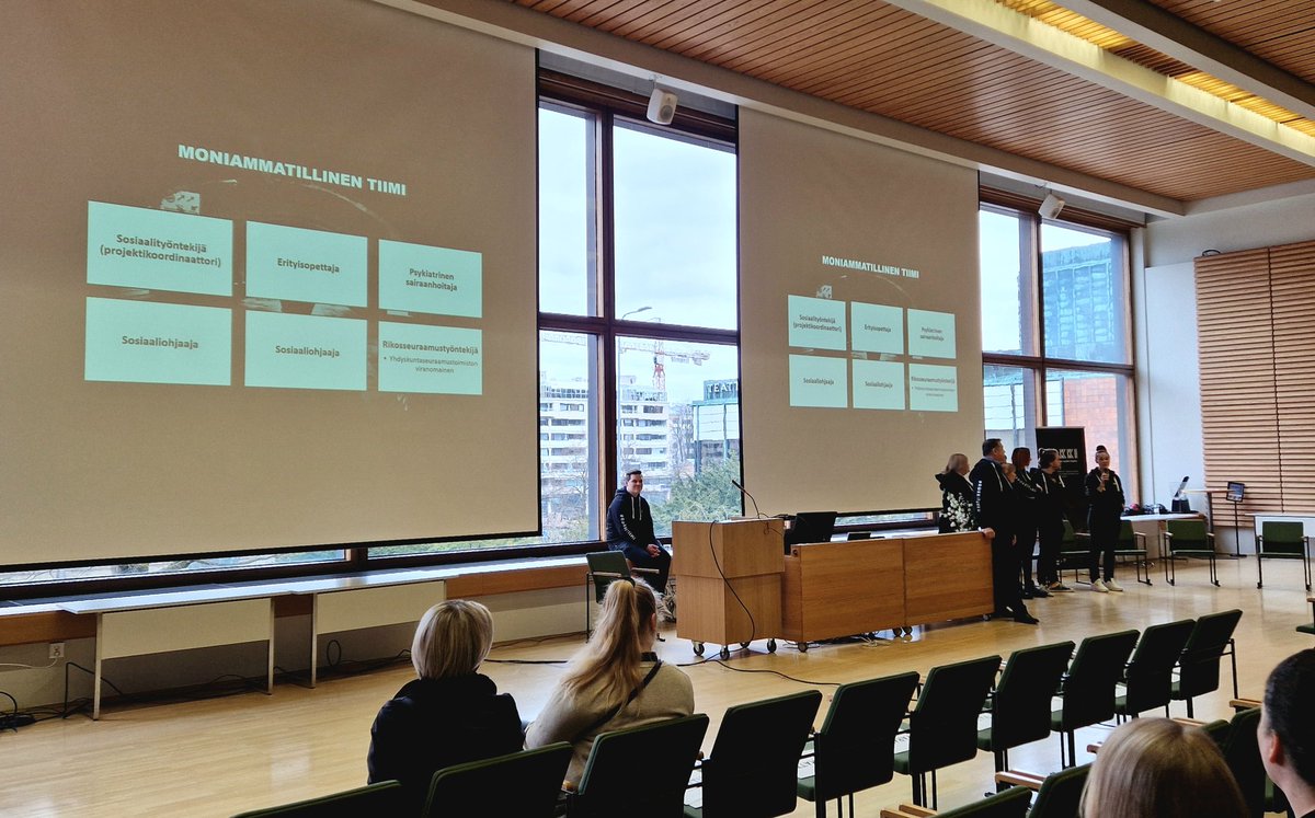 Turussa rokataan nuorten ehdoilla moniammatillisen tiimin tukemana. Musisointia <a href="/oikeusmin/">Oikeusministeriö</a> rahoittaman hankkeen päätösseminaarissa. Tarvetta kokonaisvaltaiselle tuelle ja rikoserityisen osaamisen koordinaatiolle on edelleen. Miten siis jatkossa? #rokkiturku #nuortentoimintamalli