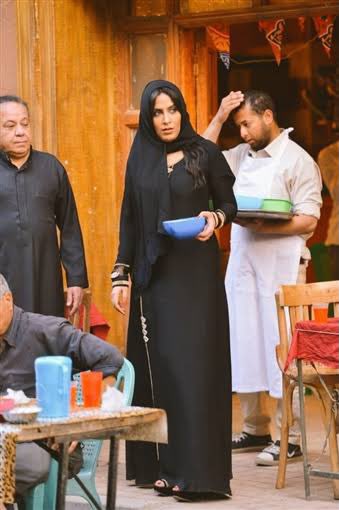 nono_oldisgold_'s tweet photo. إتفرجت على مسلسل رمضان كريم الجزء الثان و قعدت أدوّر على شيرين الطحان "مرات الحناوي" لقيتها مش مشاركة ف الجزء ده بس إتفاجئت إنها ف المستشفى و حالتها الصحية صعبة و حقيقي إتكدرت قوي و الله و ملعون السرطان إللي بياكل ف البني ادم كده :(
إدعوا لها ف الأيام المفترجة دي أرجوكم إن ربنا يلطف بها و يشفيها