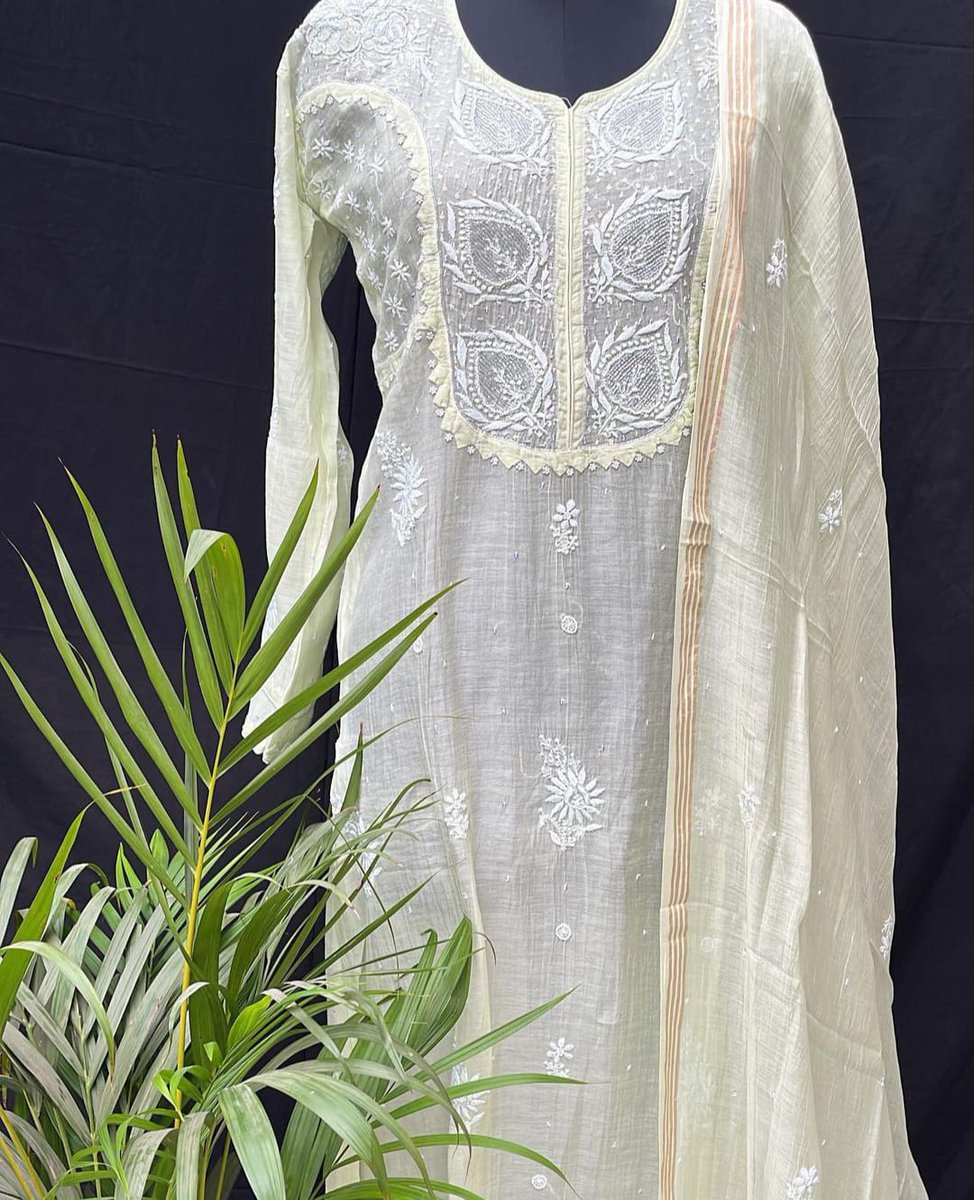 AwadhChikan's tweet photo. Now the festive season is started so get ready this festive season with Avadhchikan and feel these festive vibes with our chikankari ethnic collection this Soft chanderi suit is intricate with fine chikankari, Beads, and Aari work.

#chanderisuits  #chinkaricollection https://t.co/hbfzrSarDd