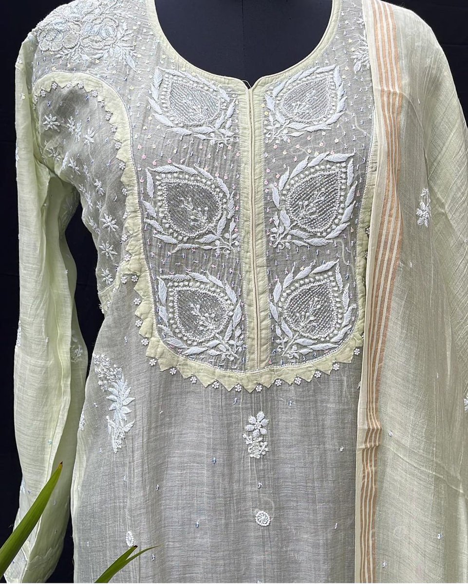 AwadhChikan's tweet photo. Now the festive season is started so get ready this festive season with Avadhchikan and feel these festive vibes with our chikankari ethnic collection this Soft chanderi suit is intricate with fine chikankari, Beads, and Aari work.

#chanderisuits  #chinkaricollection https://t.co/hbfzrSarDd